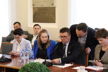 Za nami uroczysta sesja Rady Miejskiej w Wieluniu. Było wiele podziękowań za wspólną pracę na rzecz samorządu
